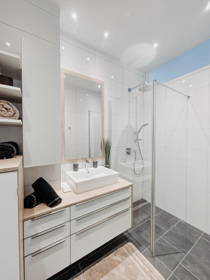 Lake View Apartment Seecorso Velden am Worthersee Bagian luar foto