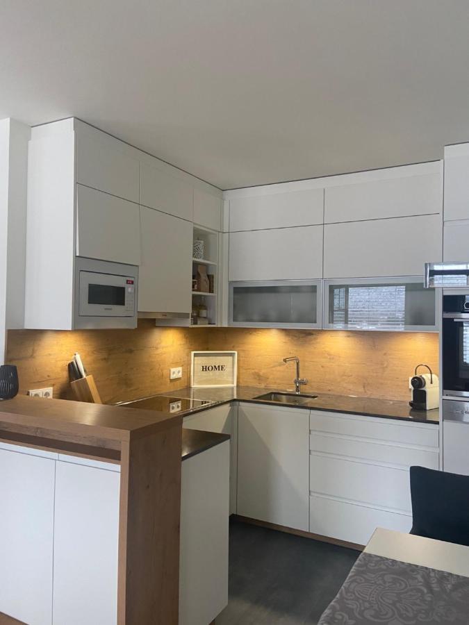 Lake View Apartment Seecorso Velden am Worthersee Bagian luar foto